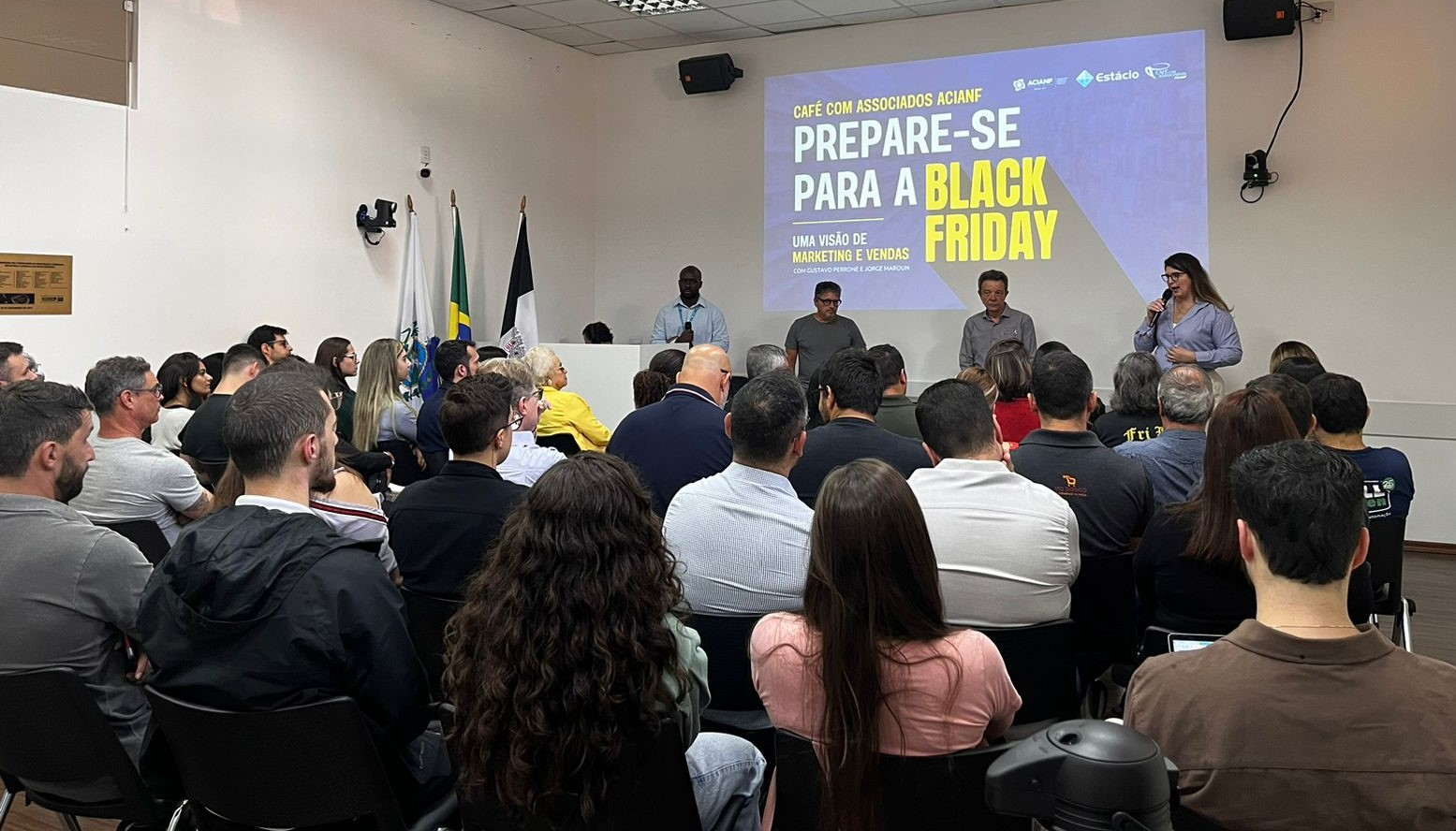 Associados ACIANF se reúnem para aprimorar técnicas de vendas na Black Friday