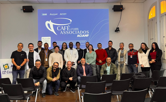 Café com Associados ACIANF reúne empresários para debater criatividade, inovação e futuro dos negócios
